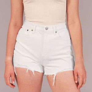 ABERCROMBIE AND FITCH WHITE CUTOFF JEAN SHORTS